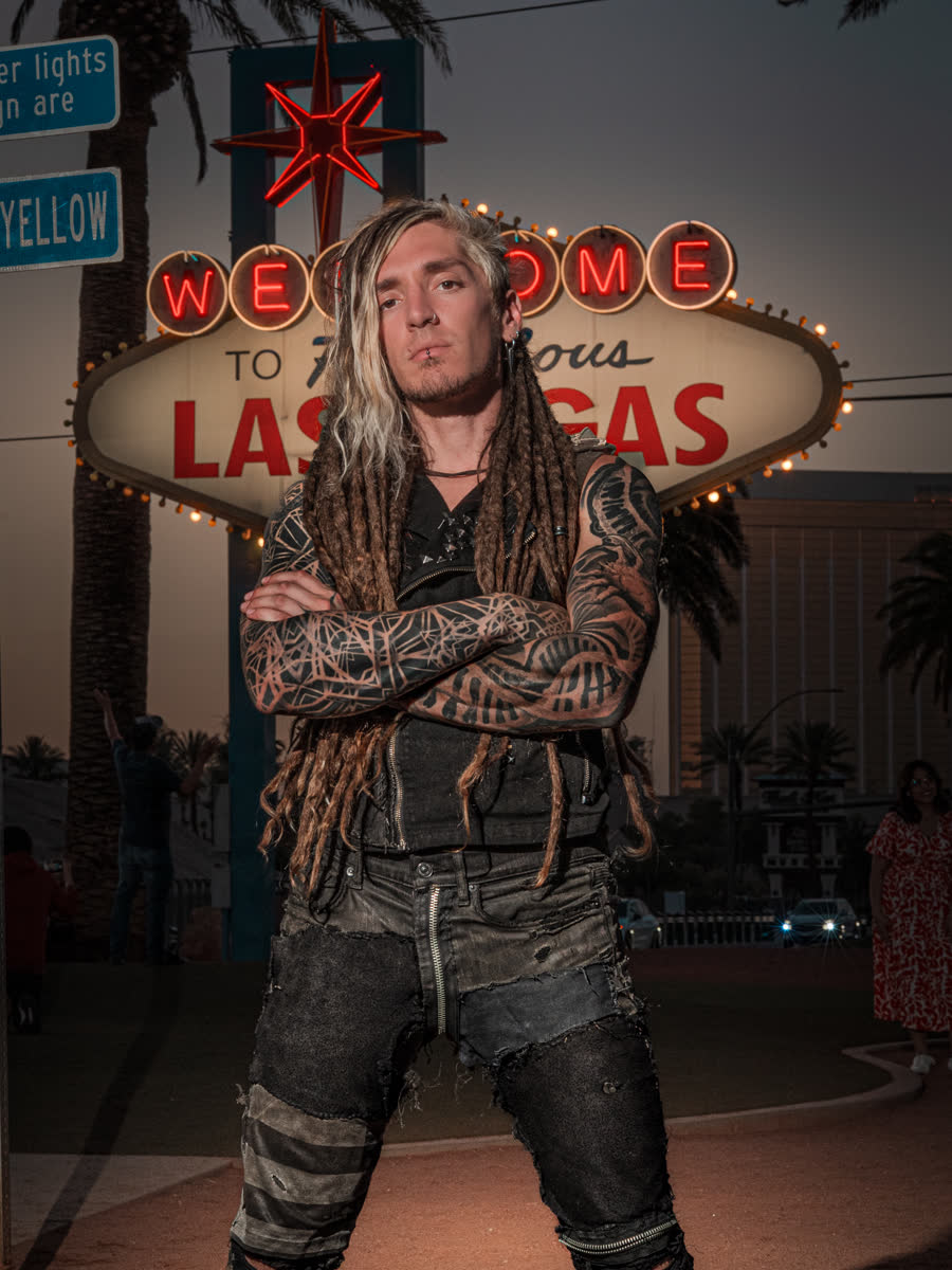 Kevin Cadaver at the Welcome to Fabulous Las Vegas sign